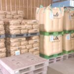 出荷を待つ倉庫の新米（坂下米・水上第2営農組合）